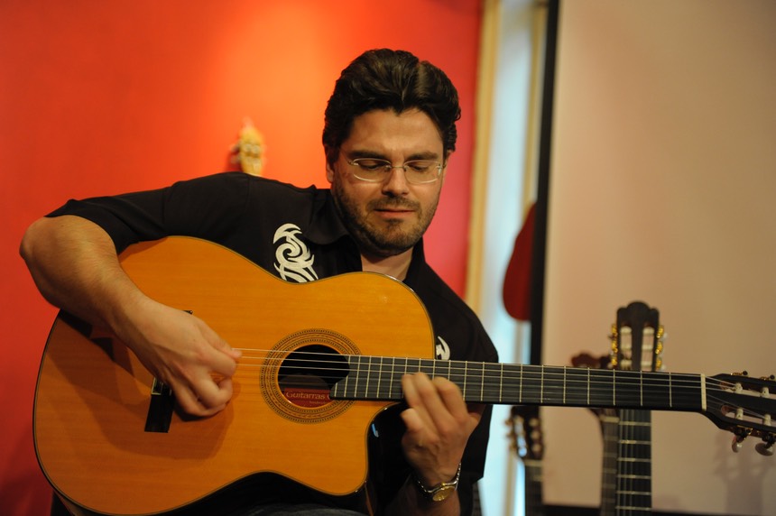 Joscho Stepha @ Gitarrenzentrum  with his "Guitarras Calliope" Signature Model. Photos © Dirk Engeland 