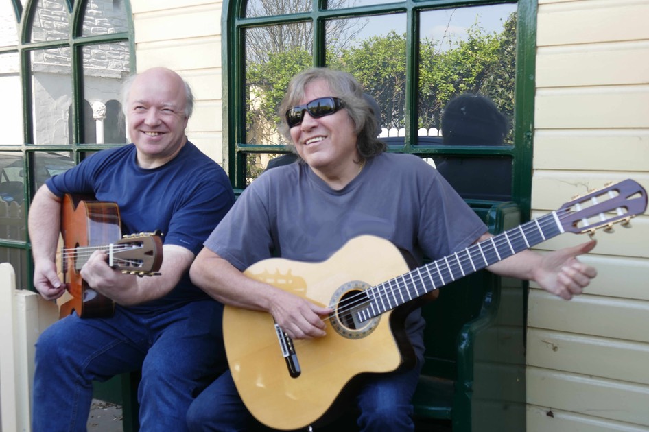 José Feliciano & Kai Heumann with Guitarras Calliope. Modelo "José Feliciano"  © Calliope