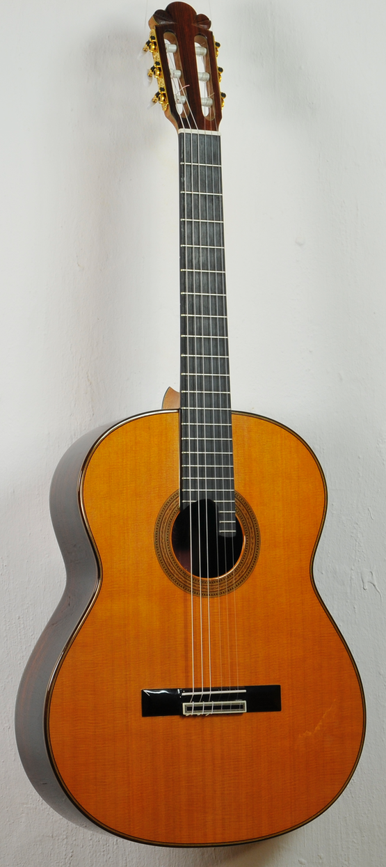 Guitarras Calliope. Kingsize Concert Guitar. Cedar. Photo © Guitarras Calliope