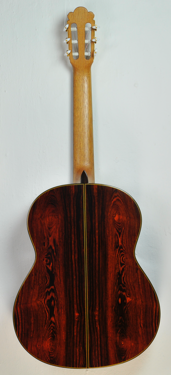 Guitarras Calliope. Kingsize Concert Guitar. Cedar. Photo © Guitarras Calliope