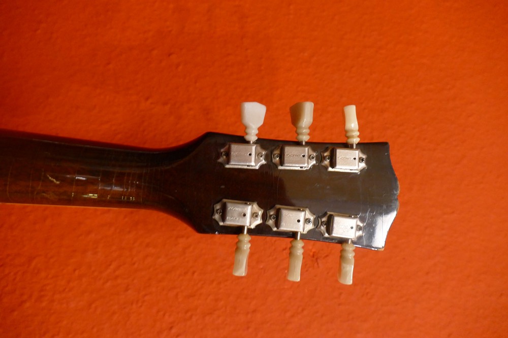 P1240862-Gibson ES 175