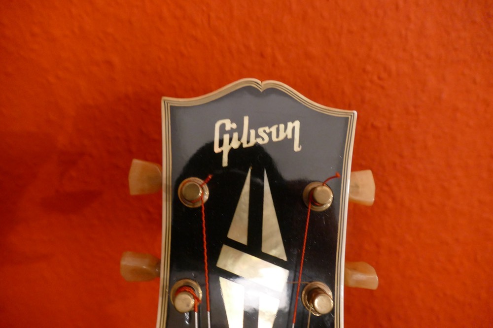 P1240868 - Gibson Super 400